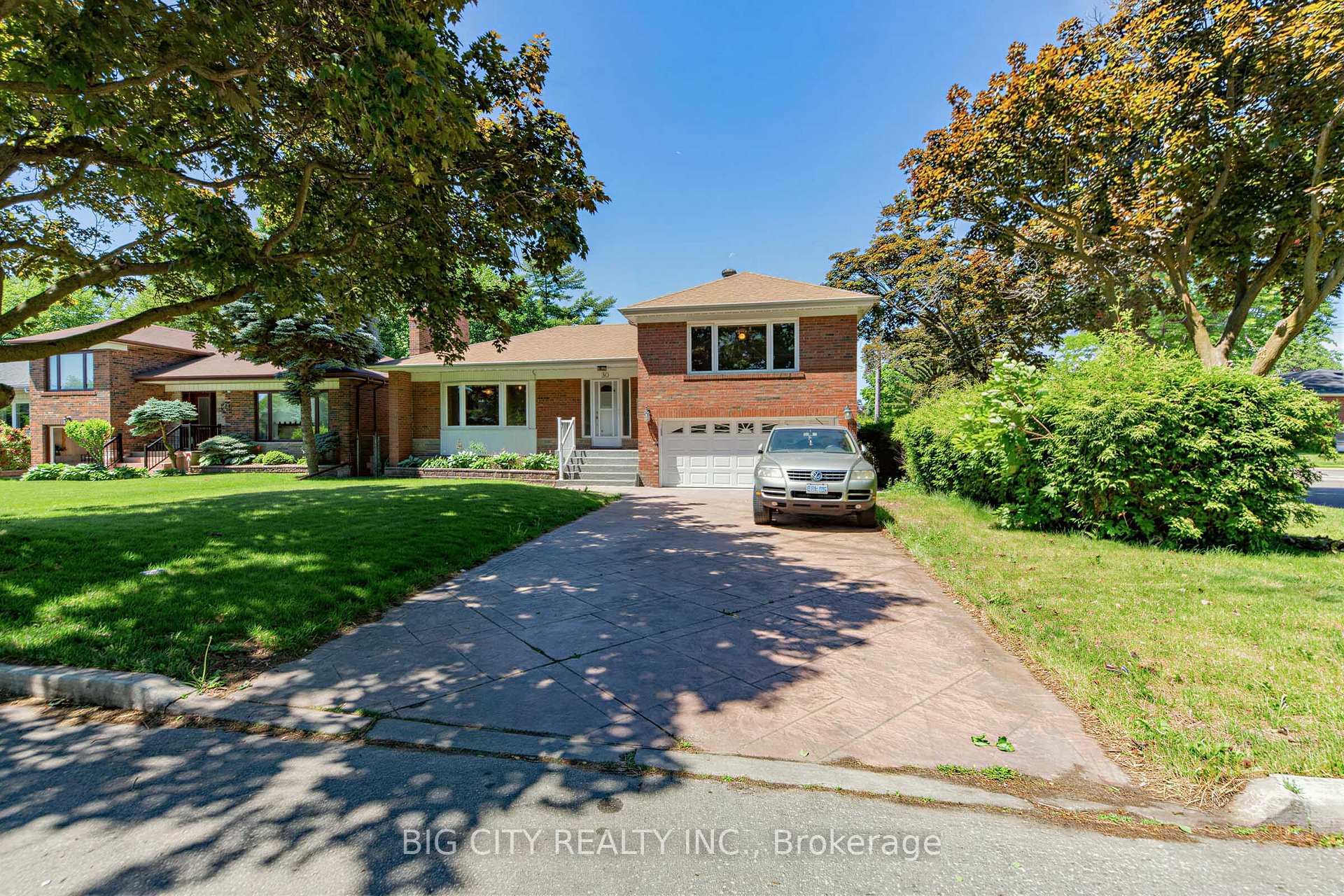 Photo 2 of Unit Main/Upper, 30 Lozoway Drive, Scarborough, Ionview — HOMEH