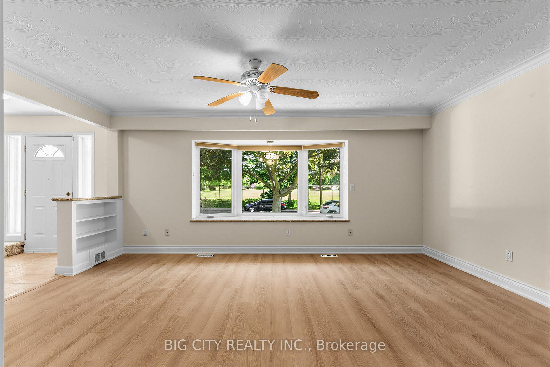 Photo 3 of Unit Main/Upper, 30 Lozoway Drive, Scarborough, Ionview — HOMEH