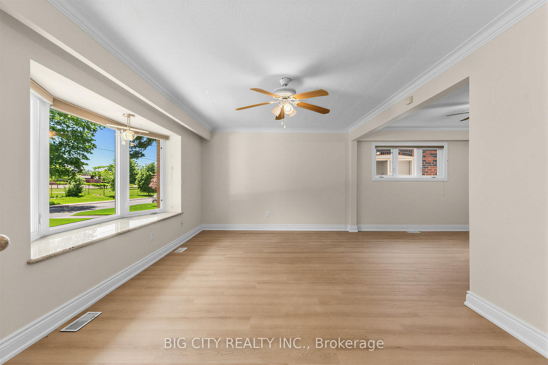 Photo 4 of Unit Main/Upper, 30 Lozoway Drive, Scarborough, Ionview — HOMEH