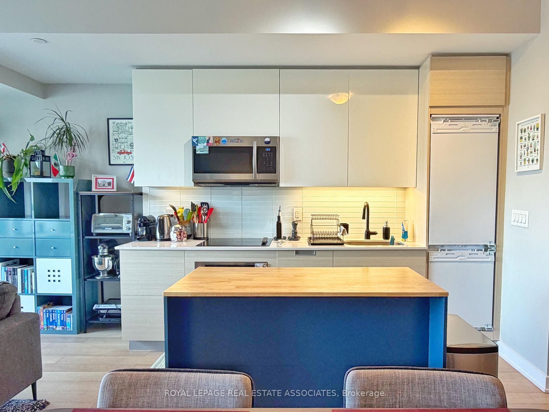 Photo 3 of Unit 2308, 210 Simcoe Street, Toronto, Kensington-Chinatown — HOMEH