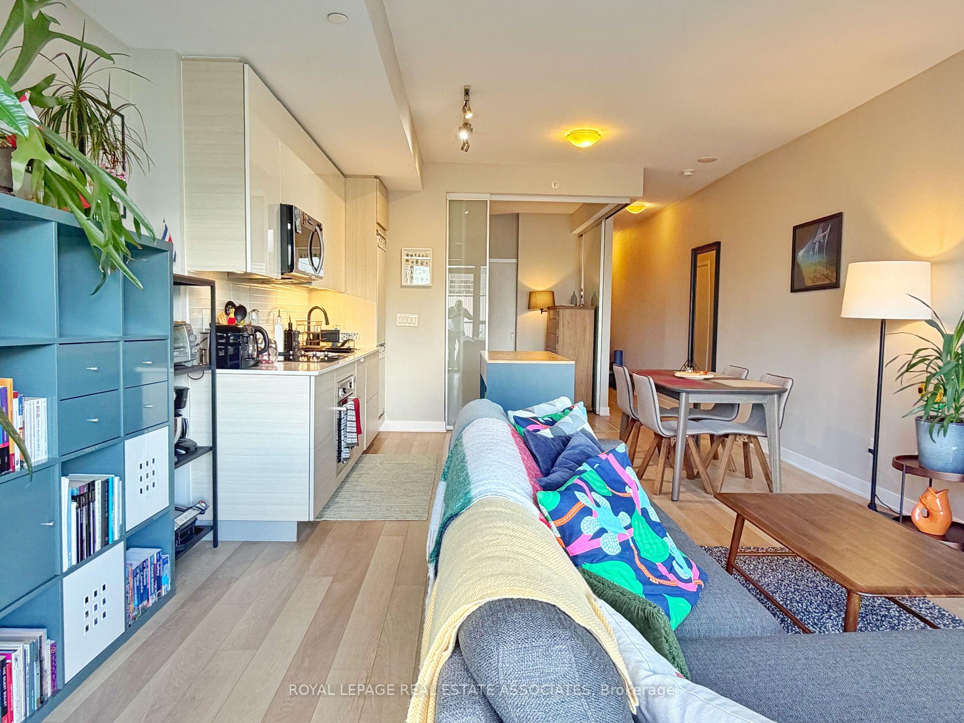 Photo 5 of Unit 2308, 210 Simcoe Street, Toronto, Kensington-Chinatown — HOMEH