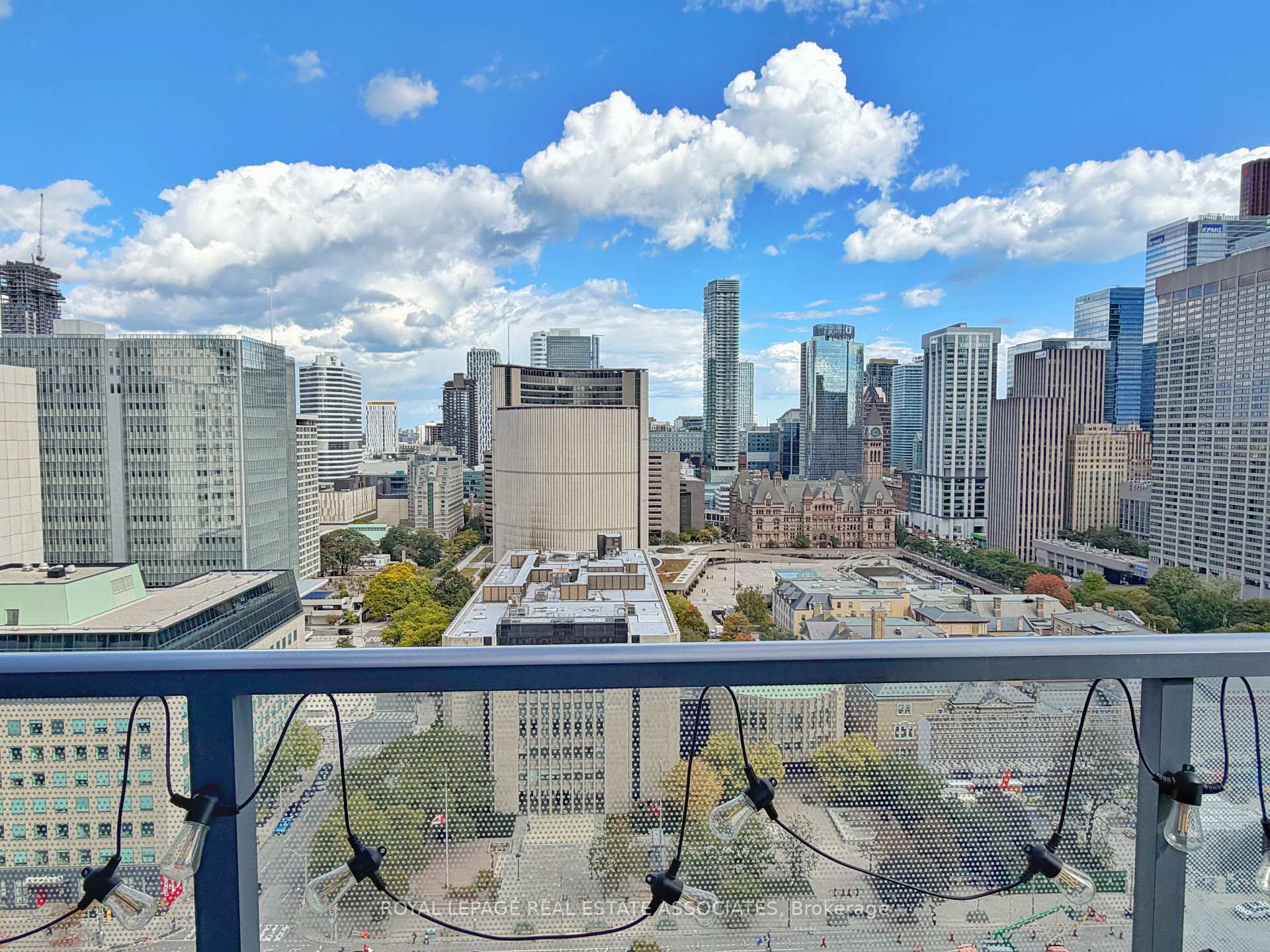 Photo 6 of Unit 2308, 210 Simcoe Street, Toronto, Kensington-Chinatown — HOMEH