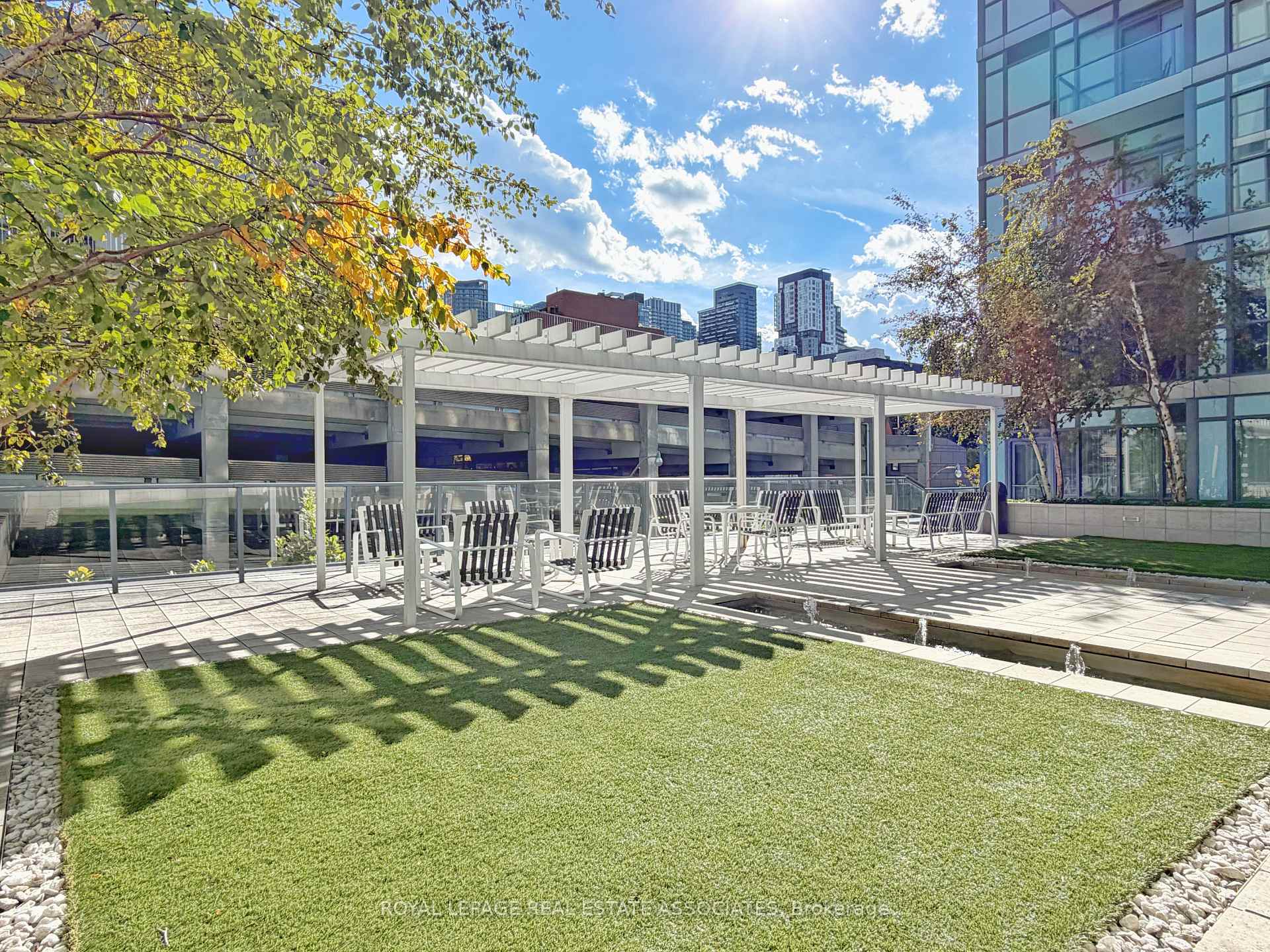 Photo 16 of Unit 2308, 210 Simcoe Street, Toronto, Kensington-Chinatown — HOMEH