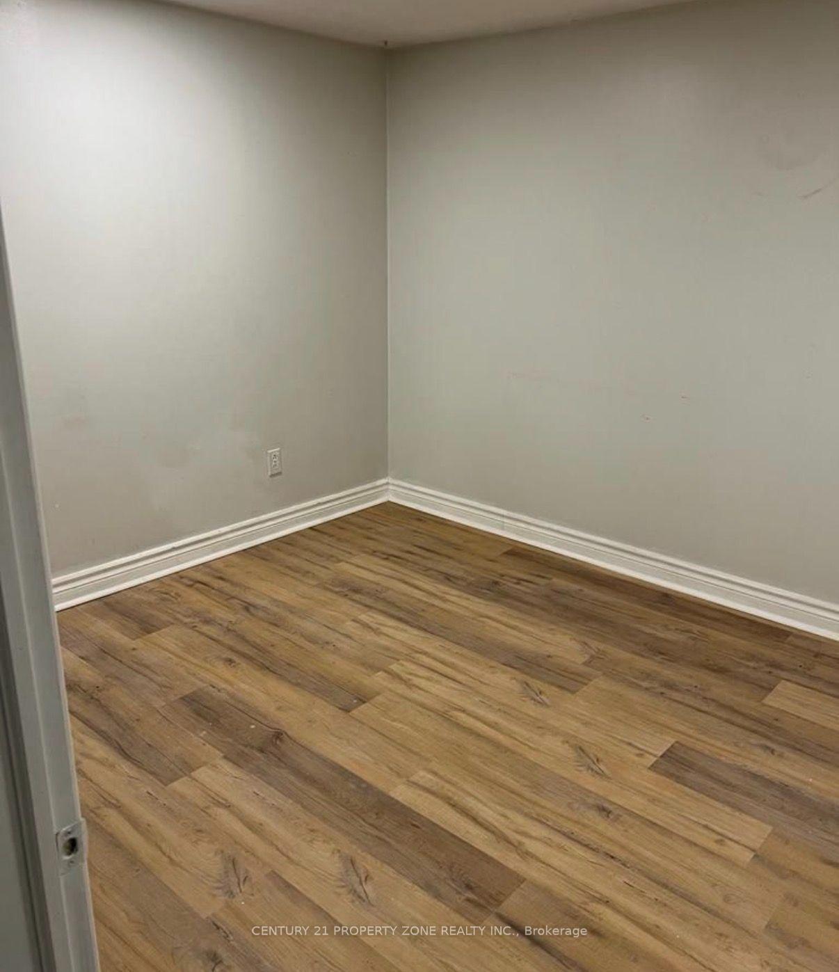 Photo 4 of Unit (Basement), 28 Ladore Drive, Brampton, Brampton South — HOMEH