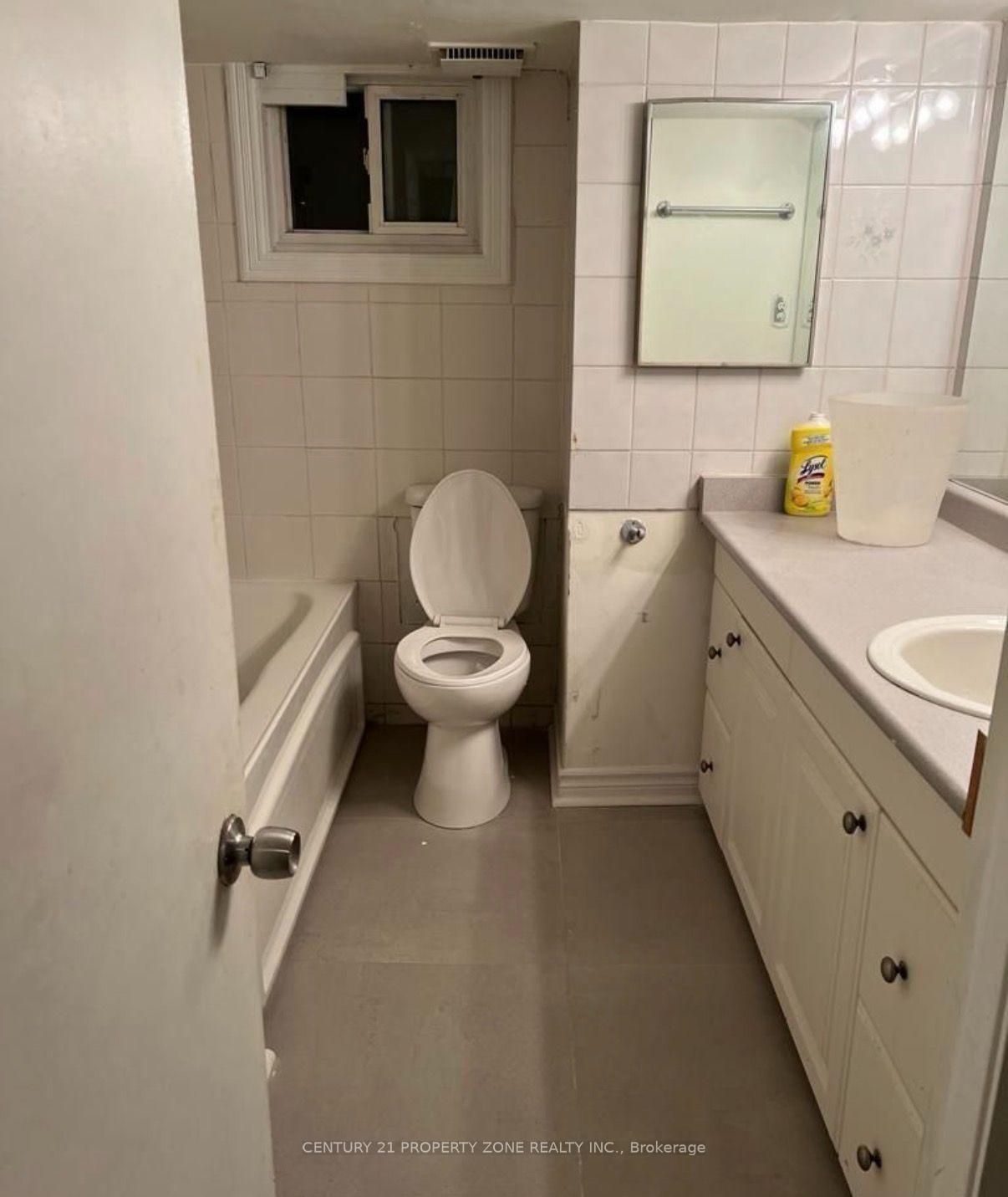 Photo 7 of Unit (Basement), 28 Ladore Drive, Brampton, Brampton South — HOMEH