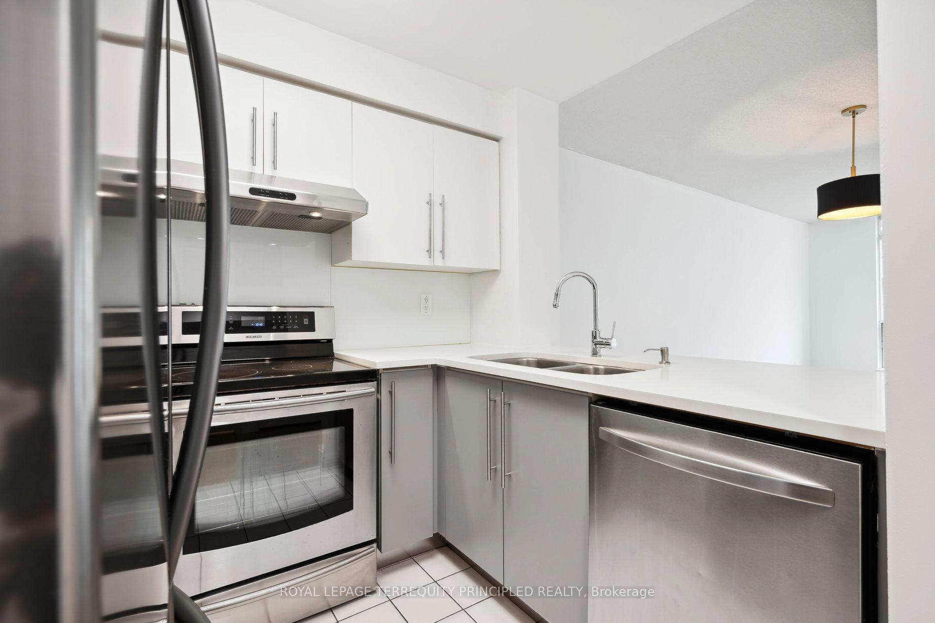 Photo 2 of Unit 418, 942 Yonge Street, Toronto, The Annex — HOMEH