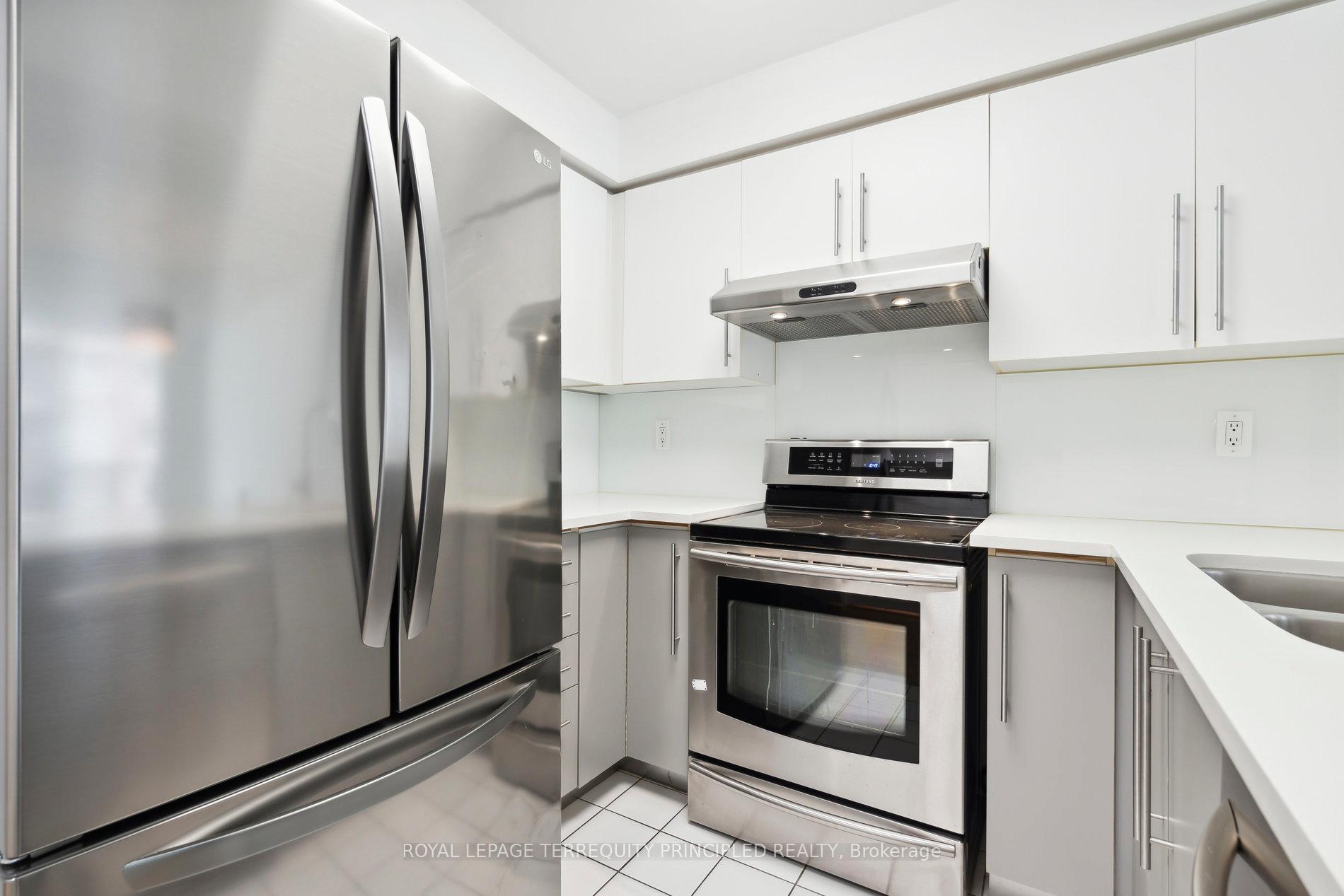 Photo 5 of Unit 418, 942 Yonge Street, Toronto, The Annex — HOMEH