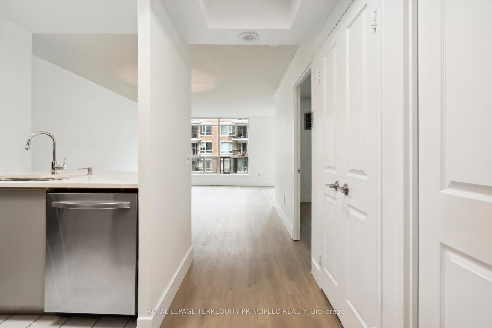 Photo 6 of Unit 418, 942 Yonge Street, Toronto, The Annex — HOMEH