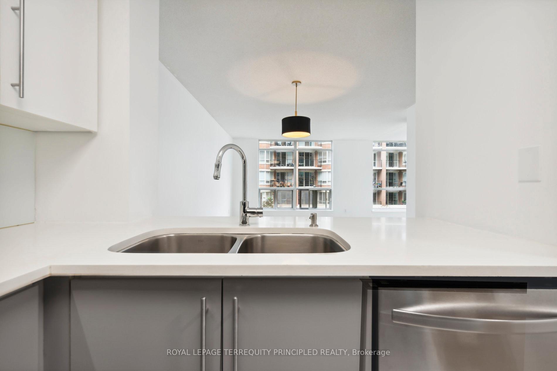 Photo 7 of Unit 418, 942 Yonge Street, Toronto, The Annex — HOMEH