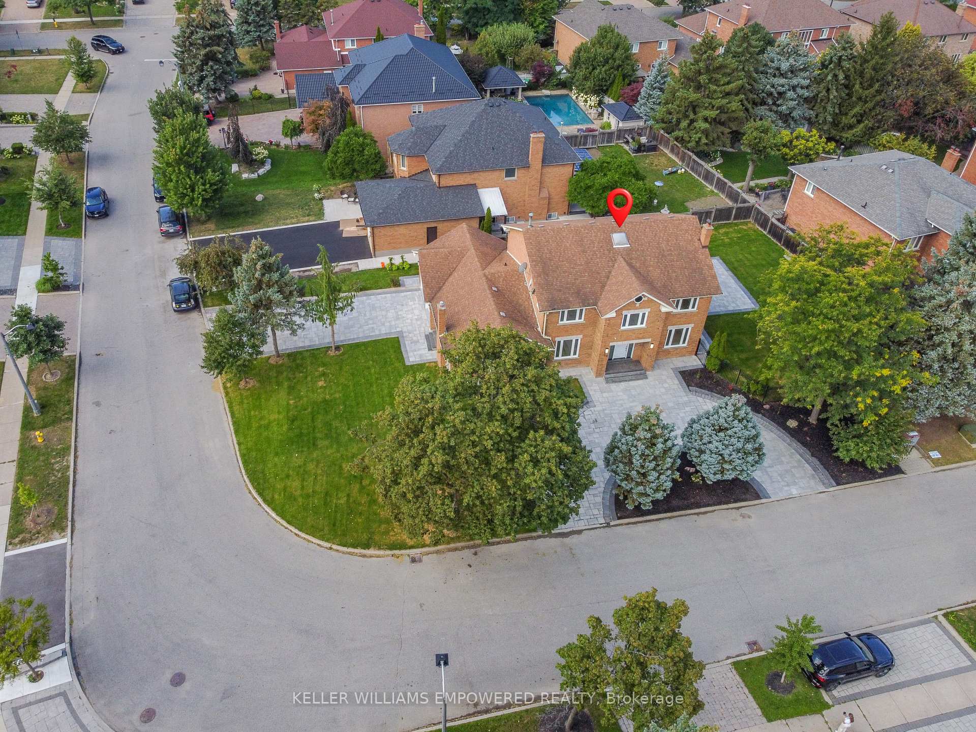 Photo 3 of 24 Marconi Avenue, Vaughan, East Woodbridge — HOMEH