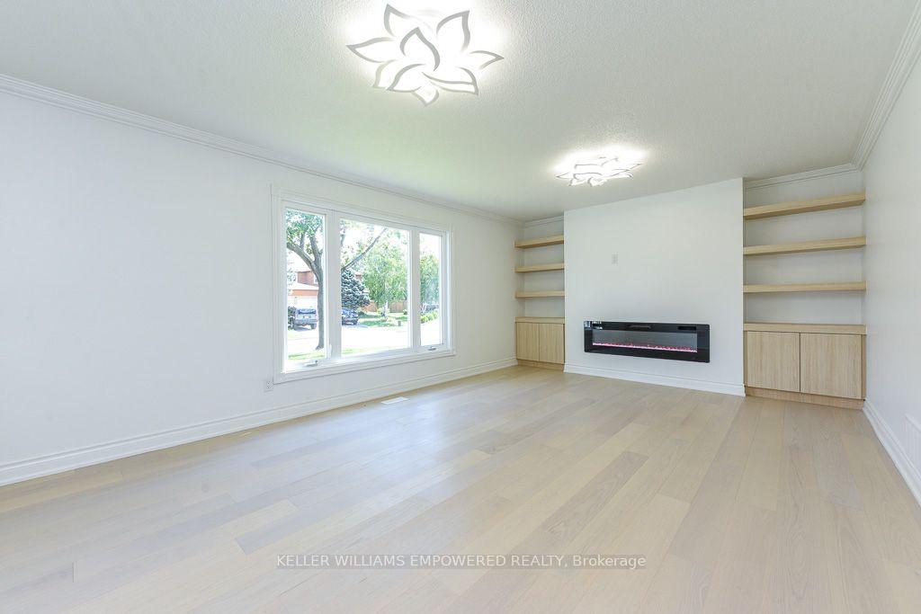 Photo 7 of 24 Marconi Avenue, Vaughan, East Woodbridge — HOMEH