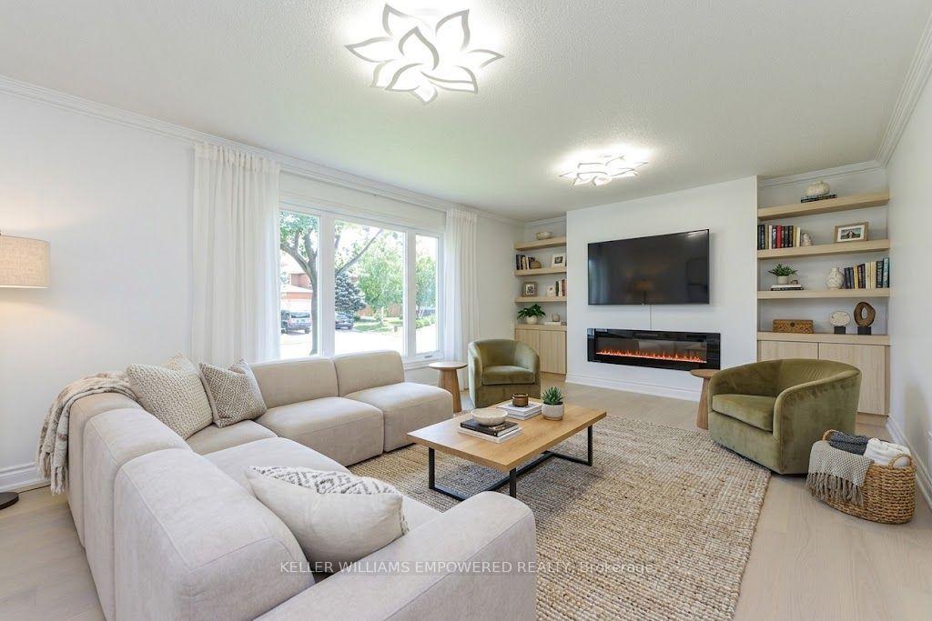 Photo 8 of 24 Marconi Avenue, Vaughan, East Woodbridge — HOMEH