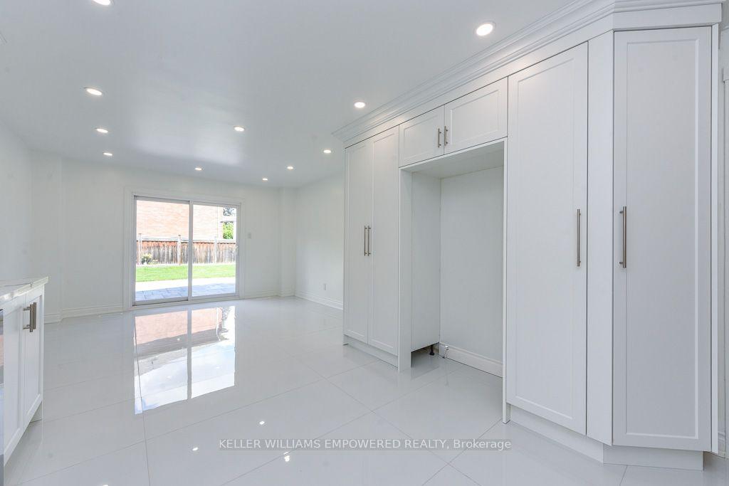 Photo 14 of 24 Marconi Avenue, Vaughan, East Woodbridge — HOMEH