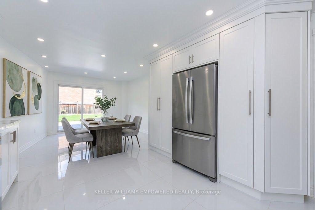 Photo 15 of 24 Marconi Avenue, Vaughan, East Woodbridge — HOMEH