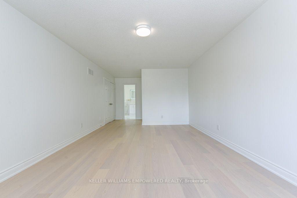 Photo 20 of 24 Marconi Avenue, Vaughan, East Woodbridge — HOMEH
