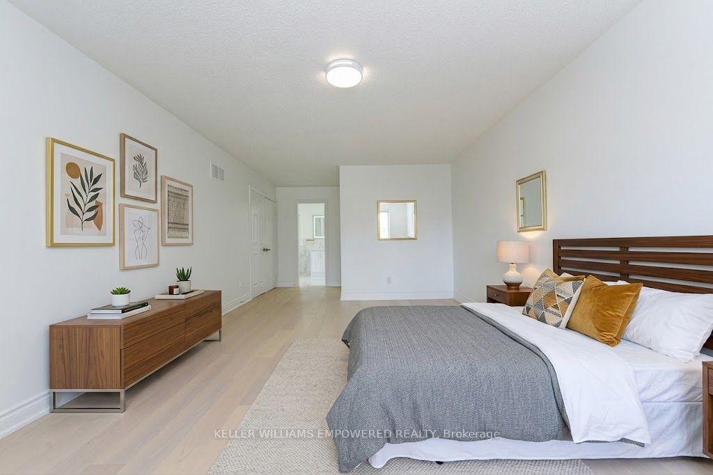 Photo 21 of 24 Marconi Avenue, Vaughan, East Woodbridge — HOMEH