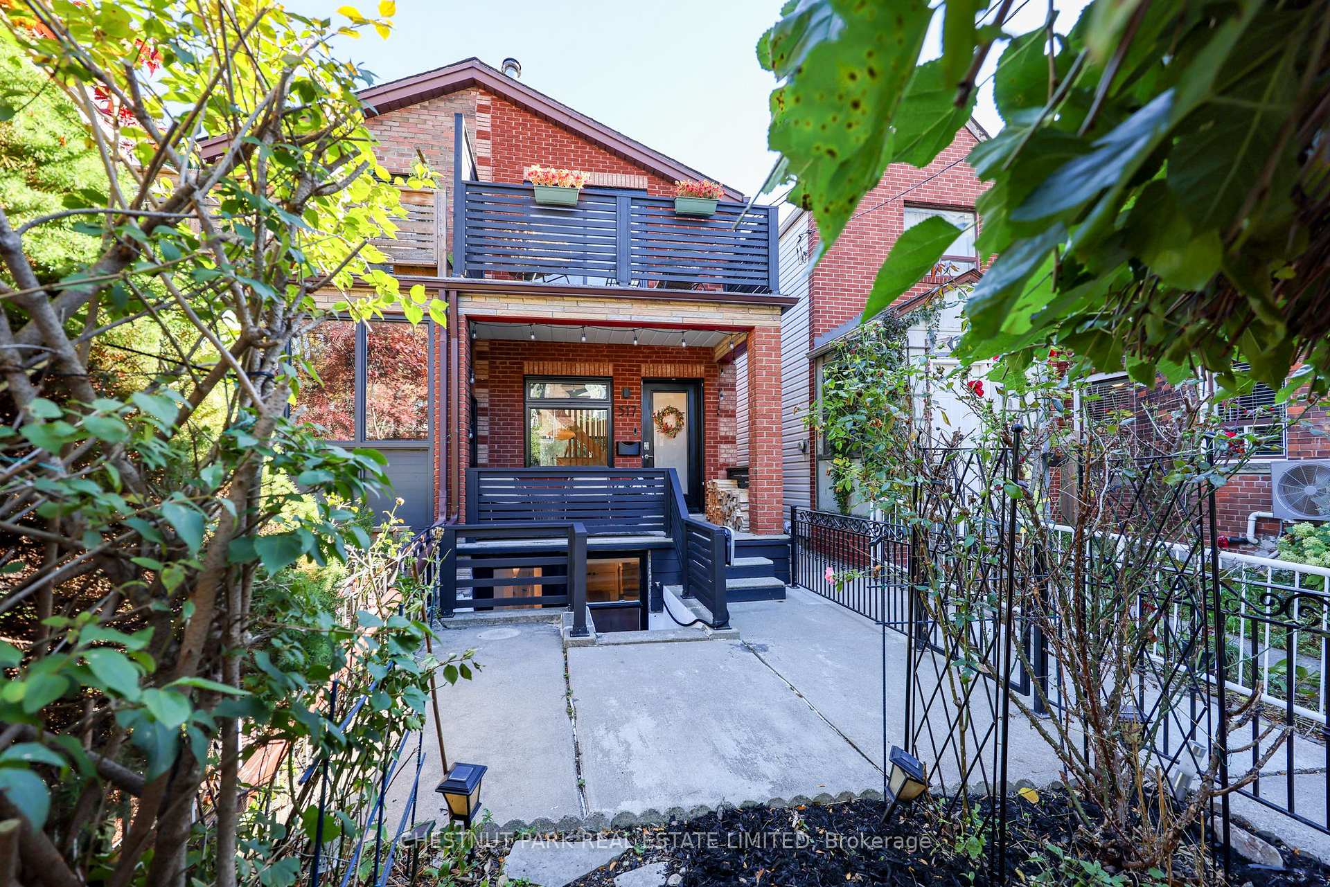 Photo 3 of 517 Crawford Street, Toronto, Palmerston-Little Italy — HOMEH