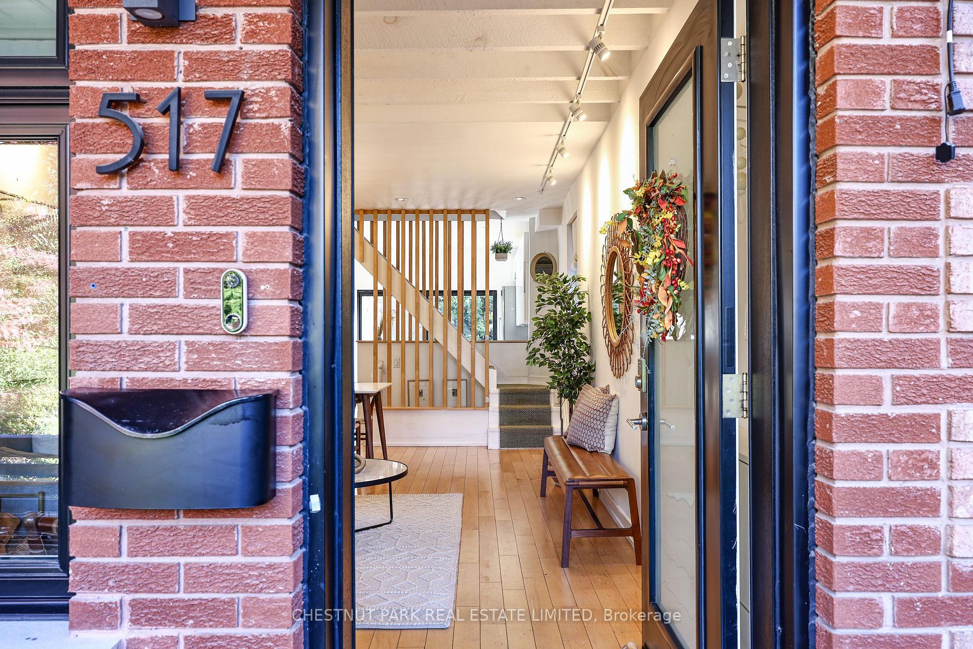 Photo 9 of 517 Crawford Street, Toronto, Palmerston-Little Italy — HOMEH