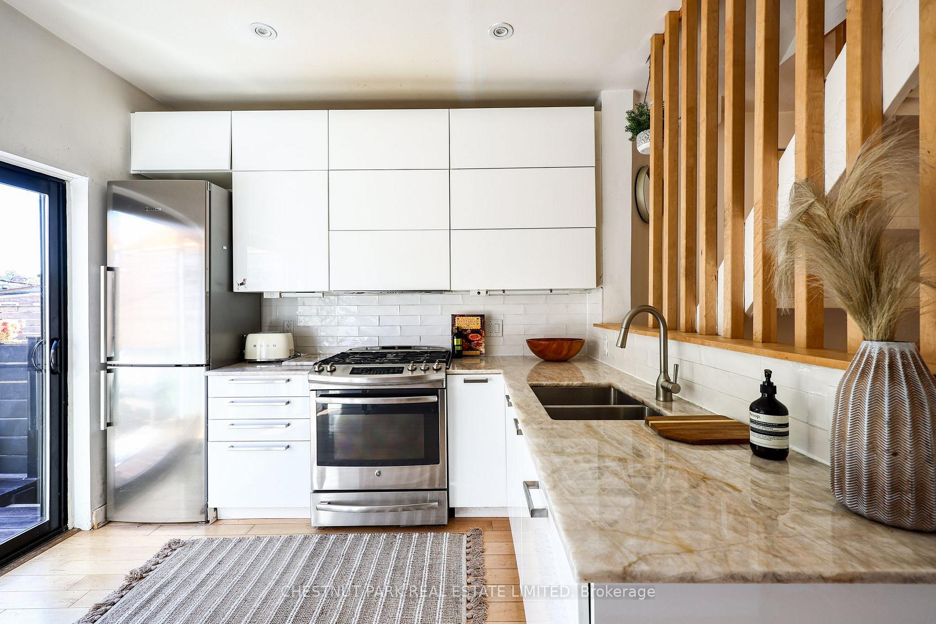 Photo 18 of 517 Crawford Street, Toronto, Palmerston-Little Italy — HOMEH