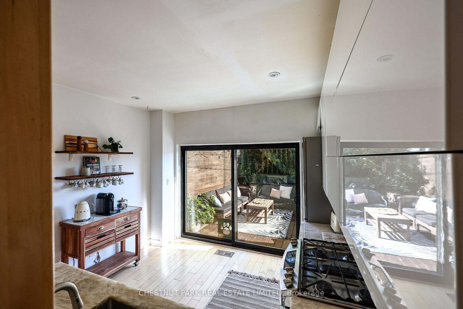 Photo 24 of 517 Crawford Street, Toronto, Palmerston-Little Italy — HOMEH