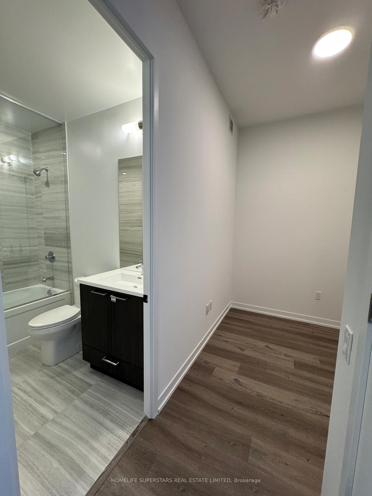 Photo 15 of Unit 5815, 225 Commerce Street, Vaughan, Vaughan Corporate Centre — HOMEH