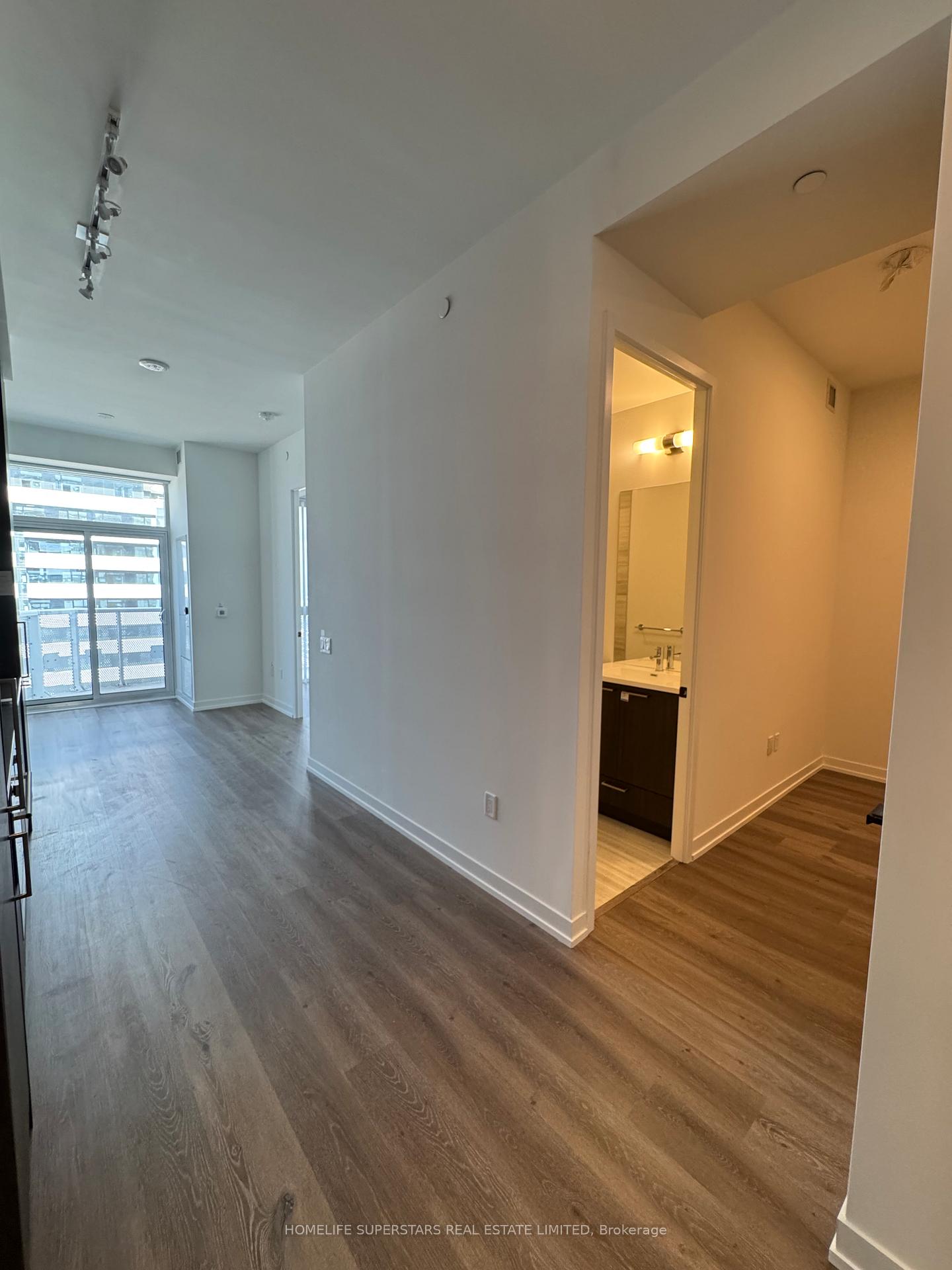 Photo 16 of Unit 5815, 225 Commerce Street, Vaughan, Vaughan Corporate Centre — HOMEH