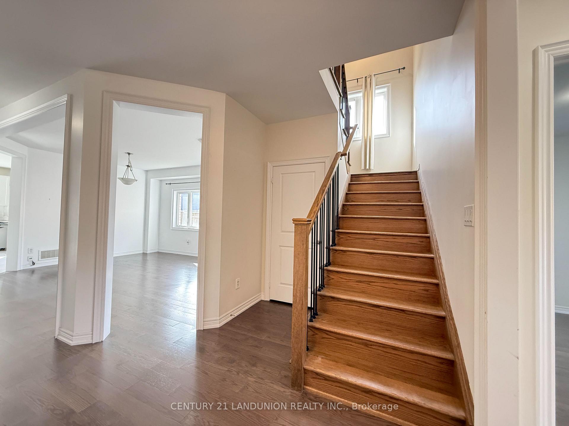 Photo 4 of 47 Mynden Way, Newmarket, Woodland Hill — HOMEH