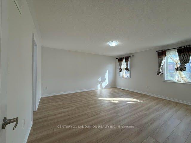 Photo 16 of 47 Mynden Way, Newmarket, Woodland Hill — HOMEH