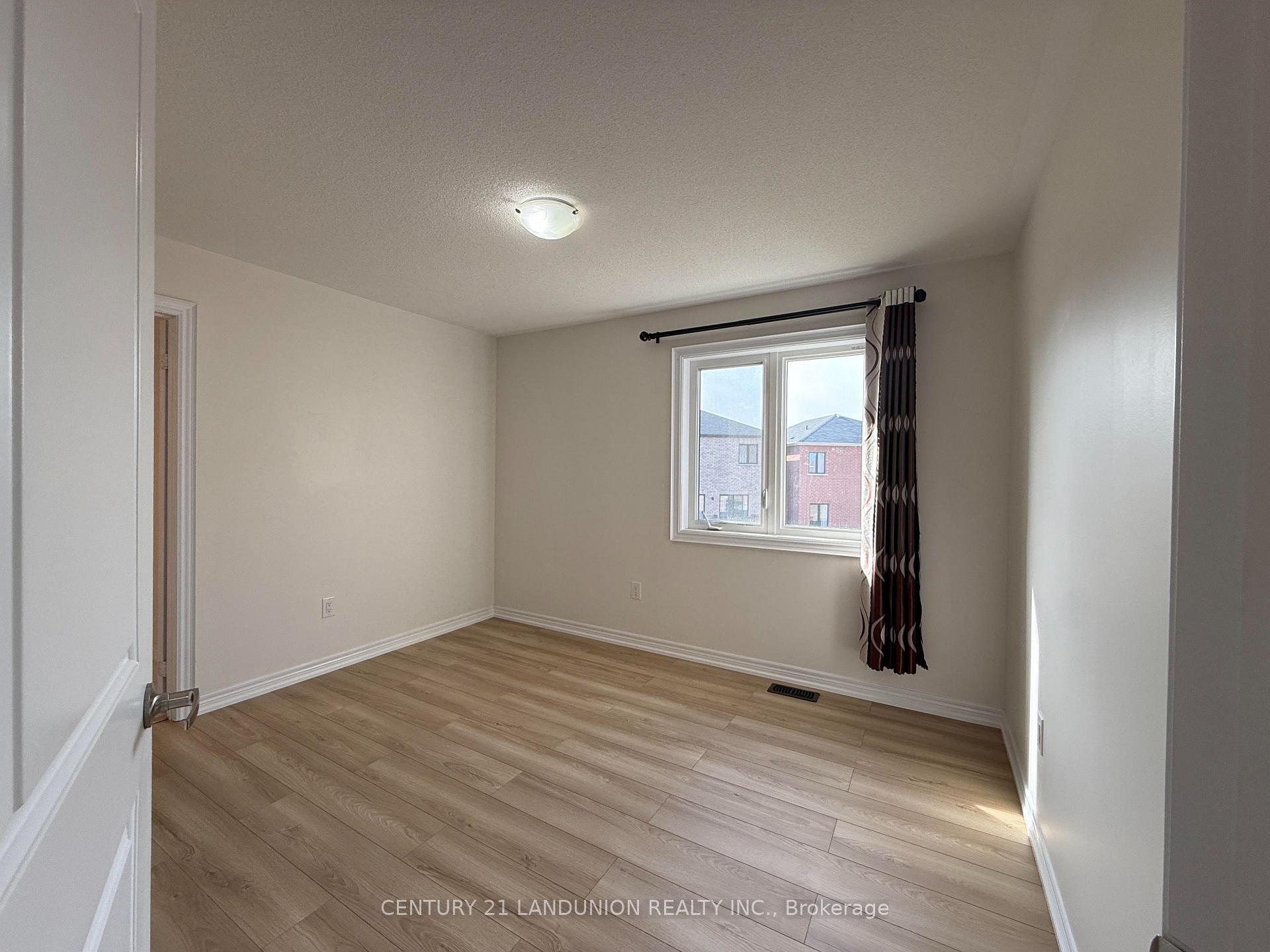 Photo 20 of 47 Mynden Way, Newmarket, Woodland Hill — HOMEH