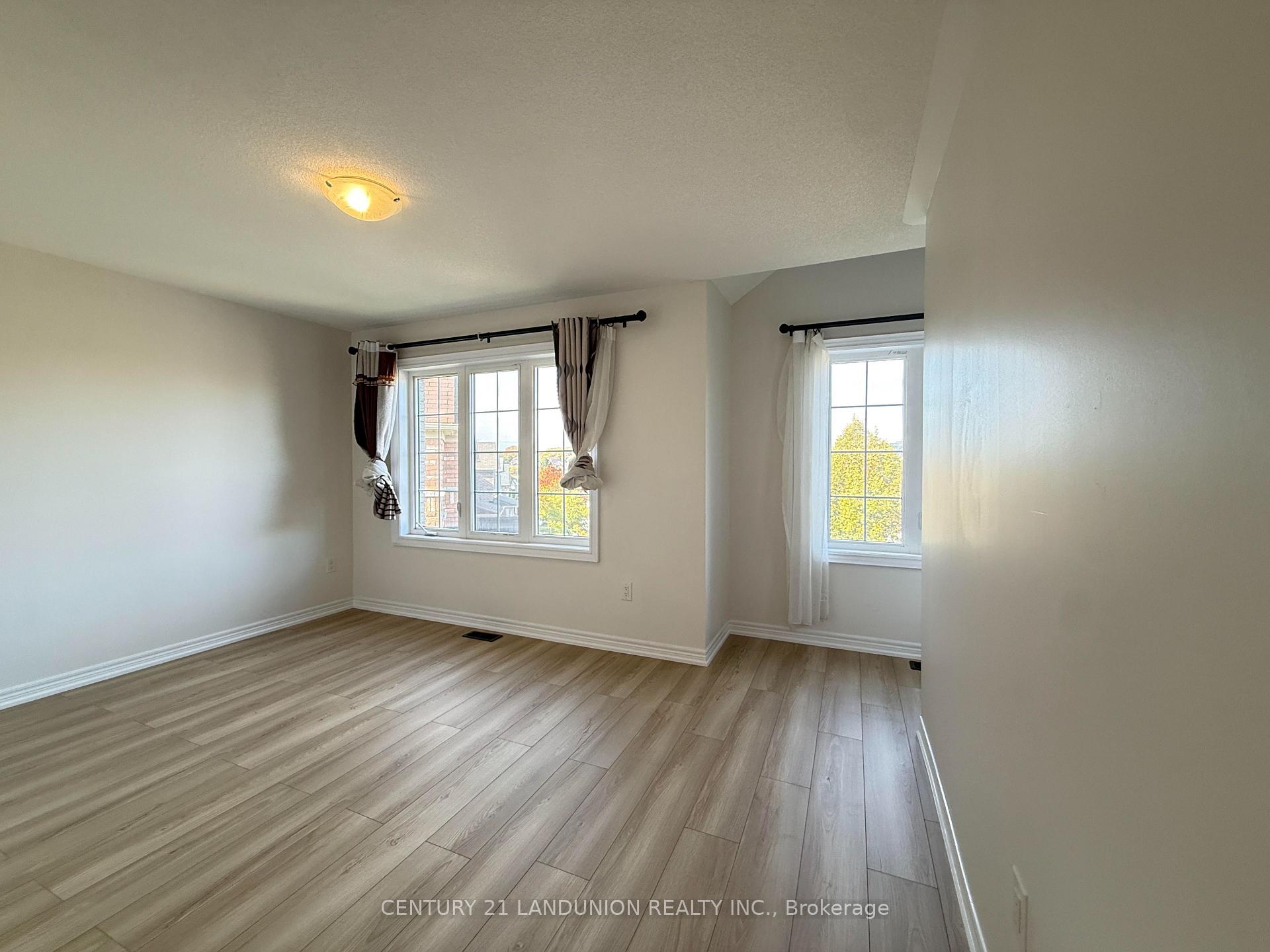 Photo 23 of 47 Mynden Way, Newmarket, Woodland Hill — HOMEH