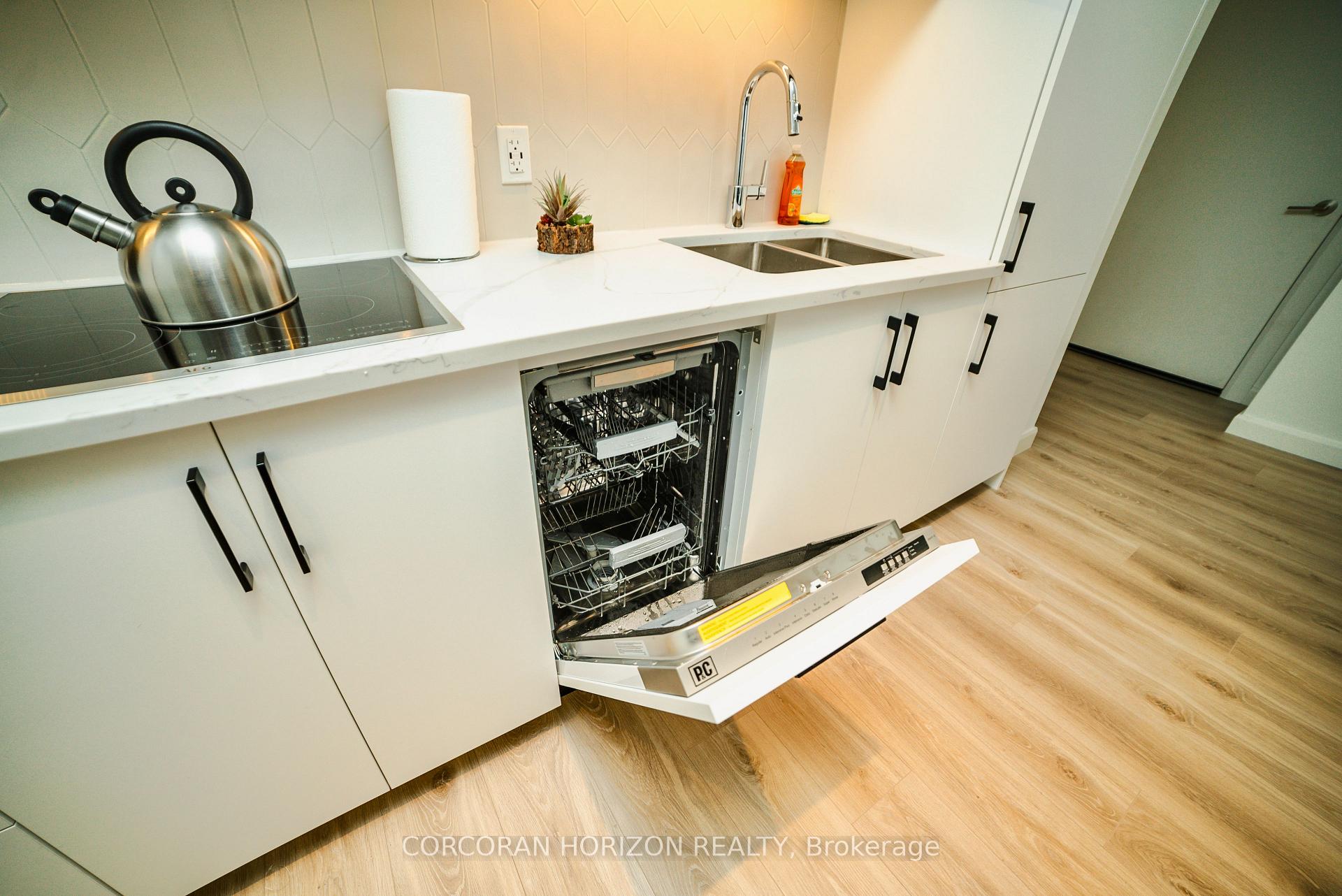 Photo 9 of Unit 1807, 741 King Street W, Kitchener, KW Hospital — HOMEH