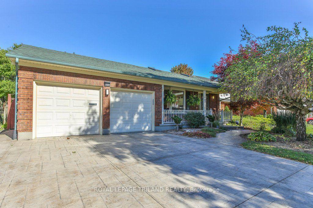 Photo of 1221 Glenora Drive