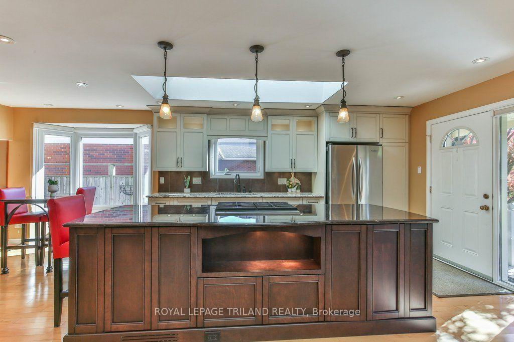 Photo 6 of 1221 Glenora Drive, London, North H — HOMEH