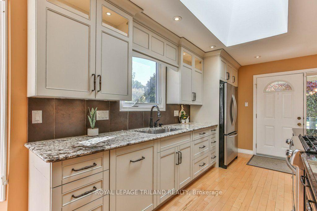 Photo 9 of 1221 Glenora Drive, London, North H — HOMEH