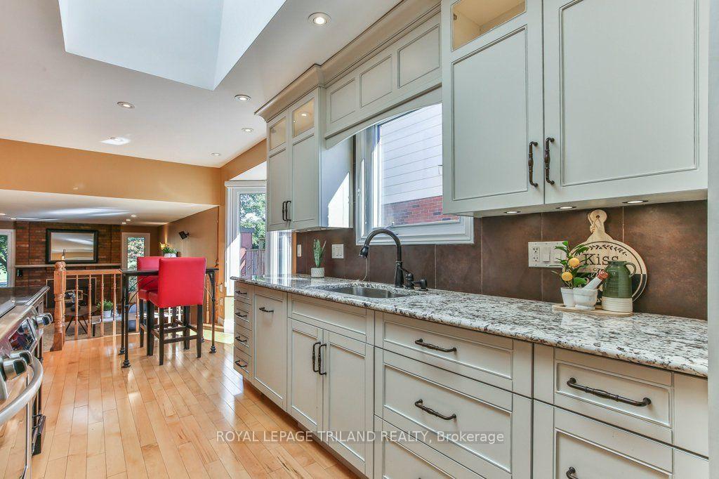 Photo 8 of 1221 Glenora Drive, London, North H — HOMEH