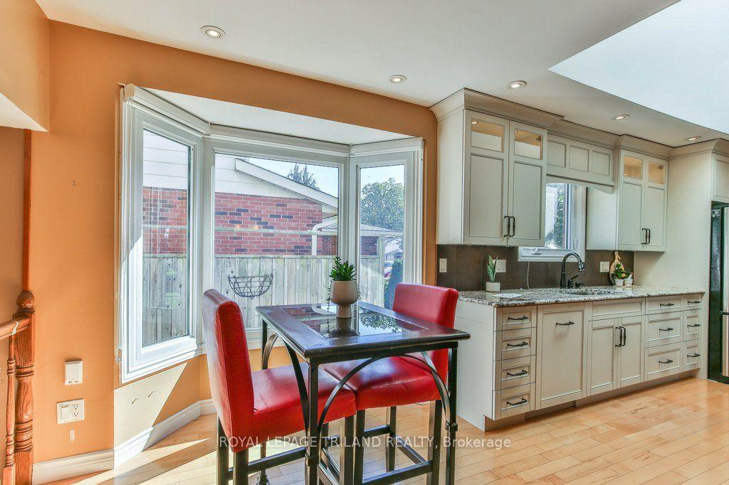 Photo 12 of 1221 Glenora Drive, London, North H — HOMEH