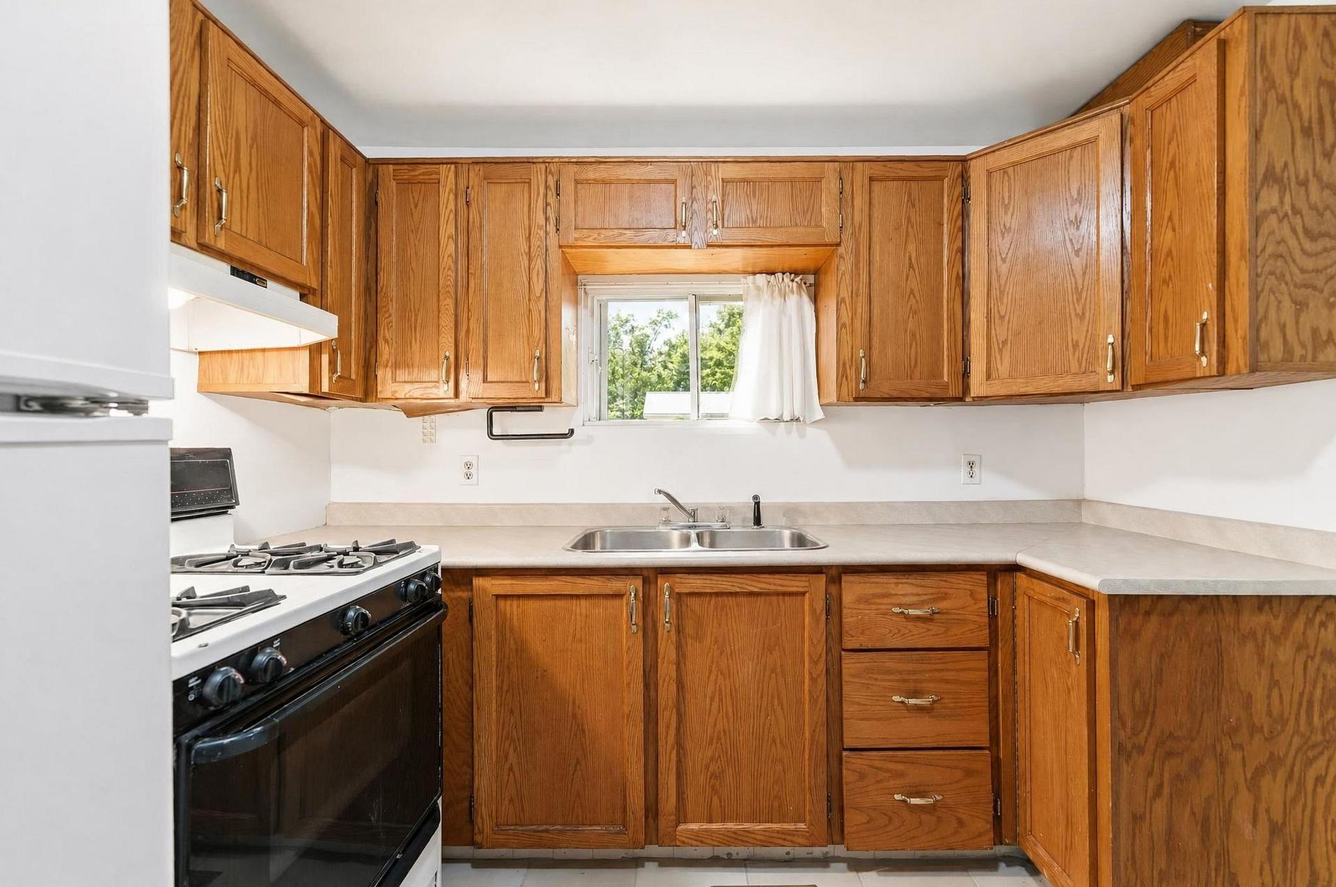 Photo 14 of 702 Lennox Avenue, Sault Ste Marie, Ward 4 — HOMEH
