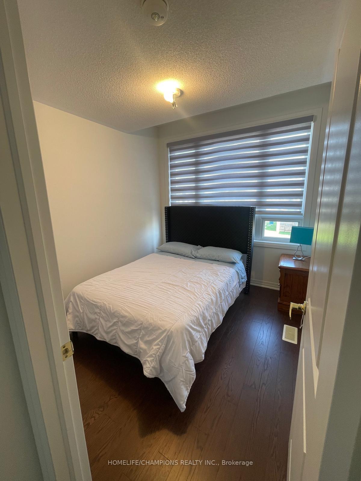 Photo 10 of 78 Clipper Lane, Clarington, Bowmanville — HOMEH