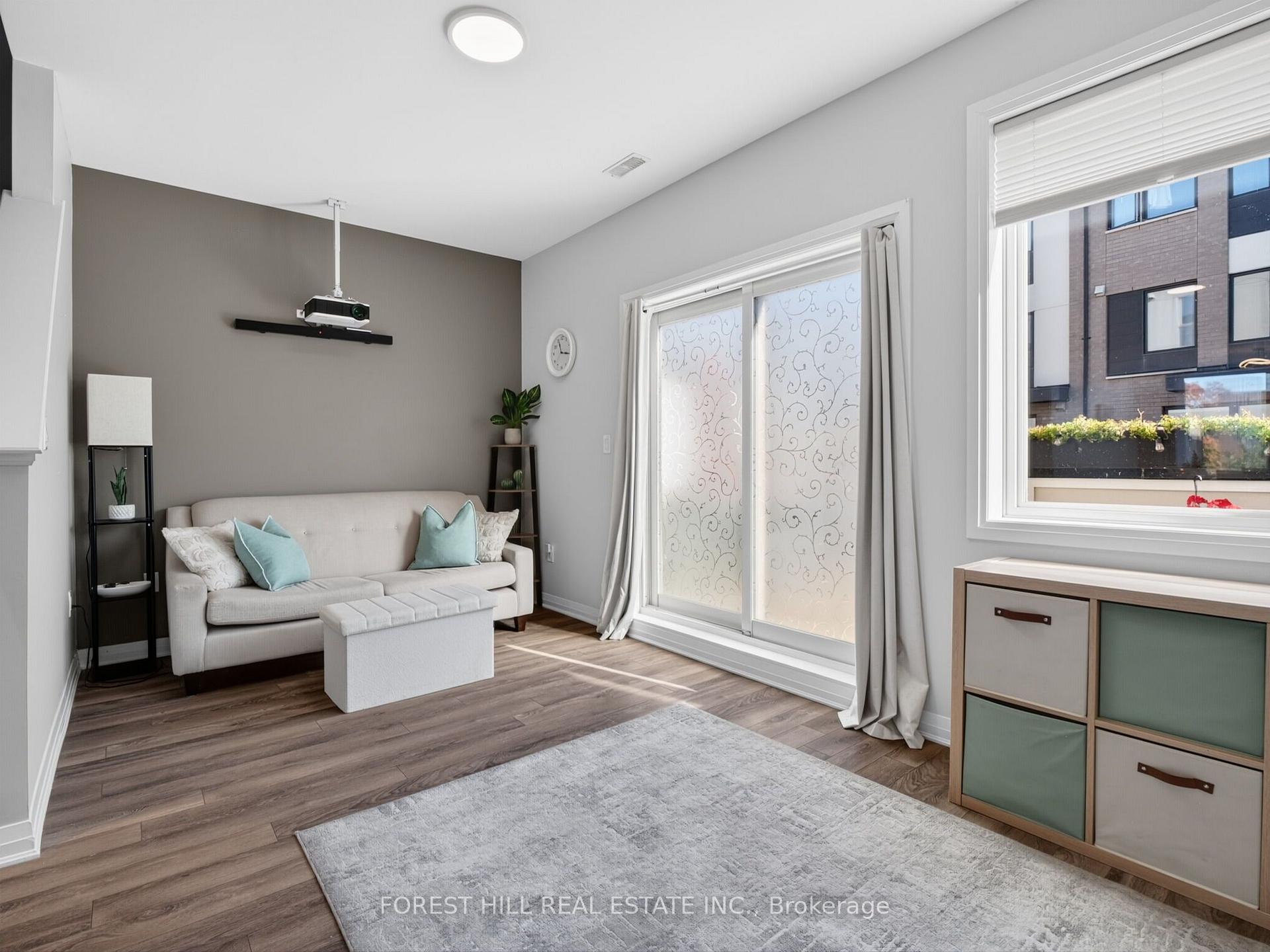 Photo 11 of 19 Stanley Greene Boulevard, North York, Downsview-Roding-CFB — HOMEH