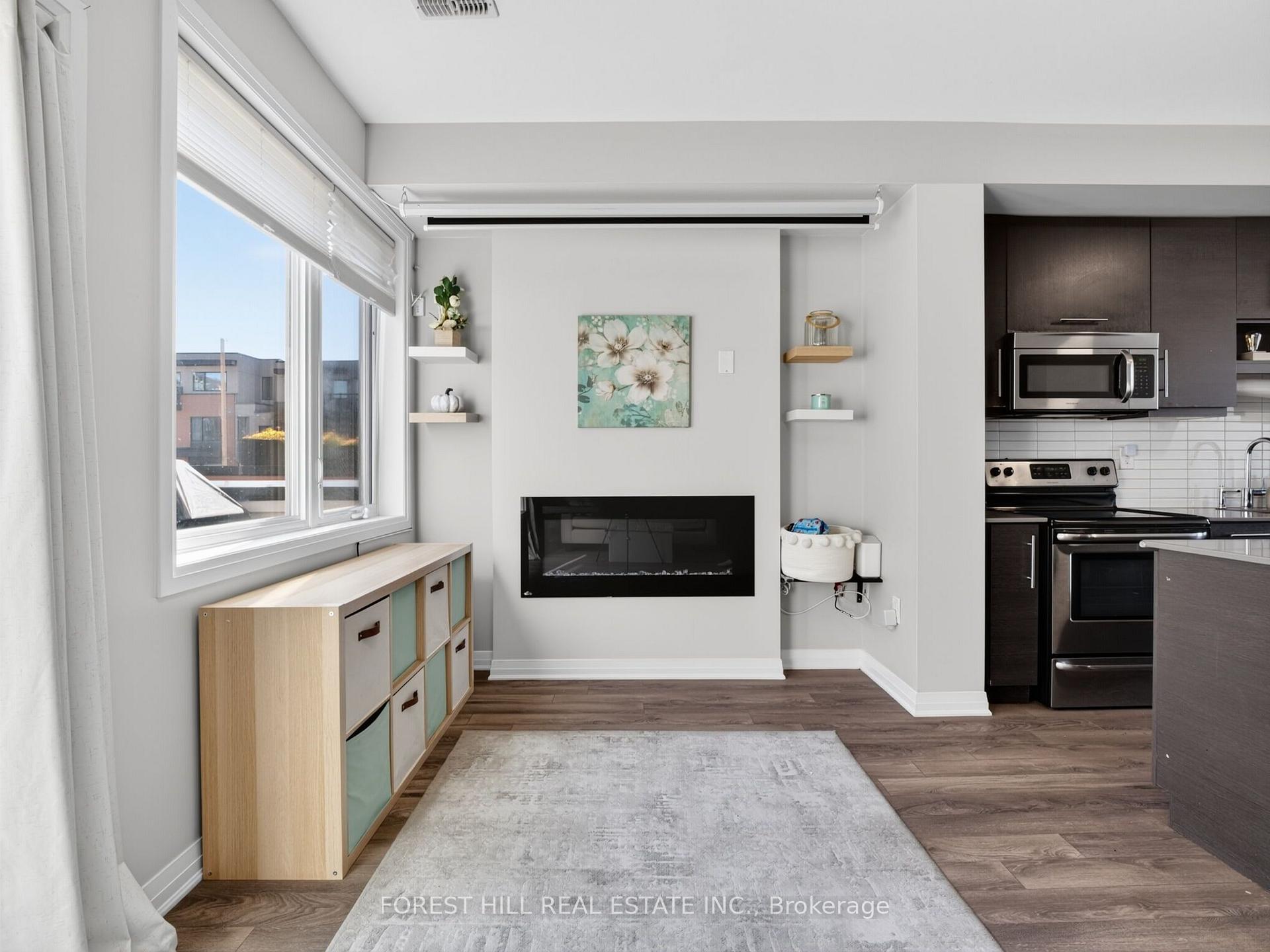 Photo 12 of 19 Stanley Greene Boulevard, North York, Downsview-Roding-CFB — HOMEH