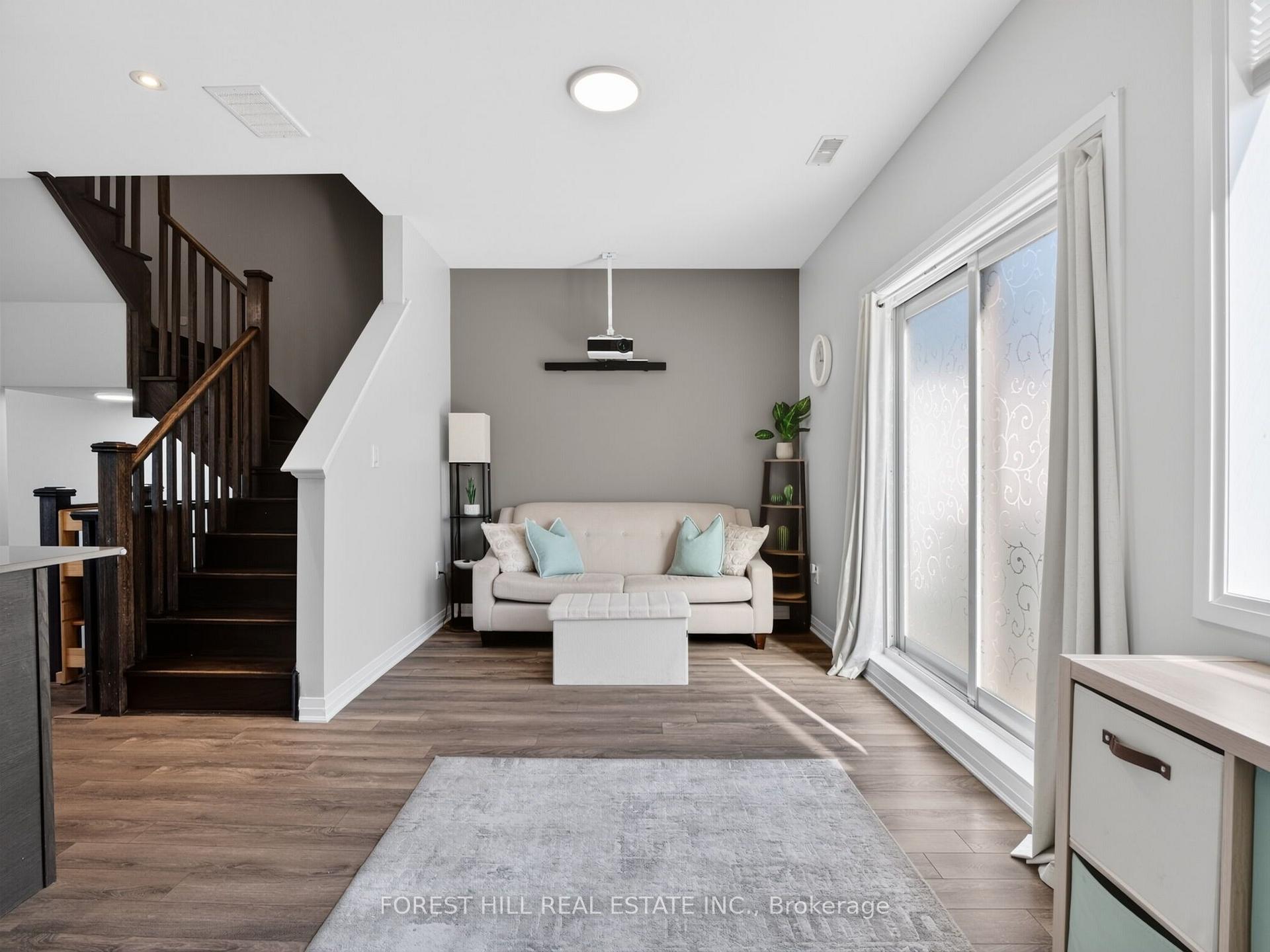 Photo 14 of 19 Stanley Greene Boulevard, North York, Downsview-Roding-CFB — HOMEH