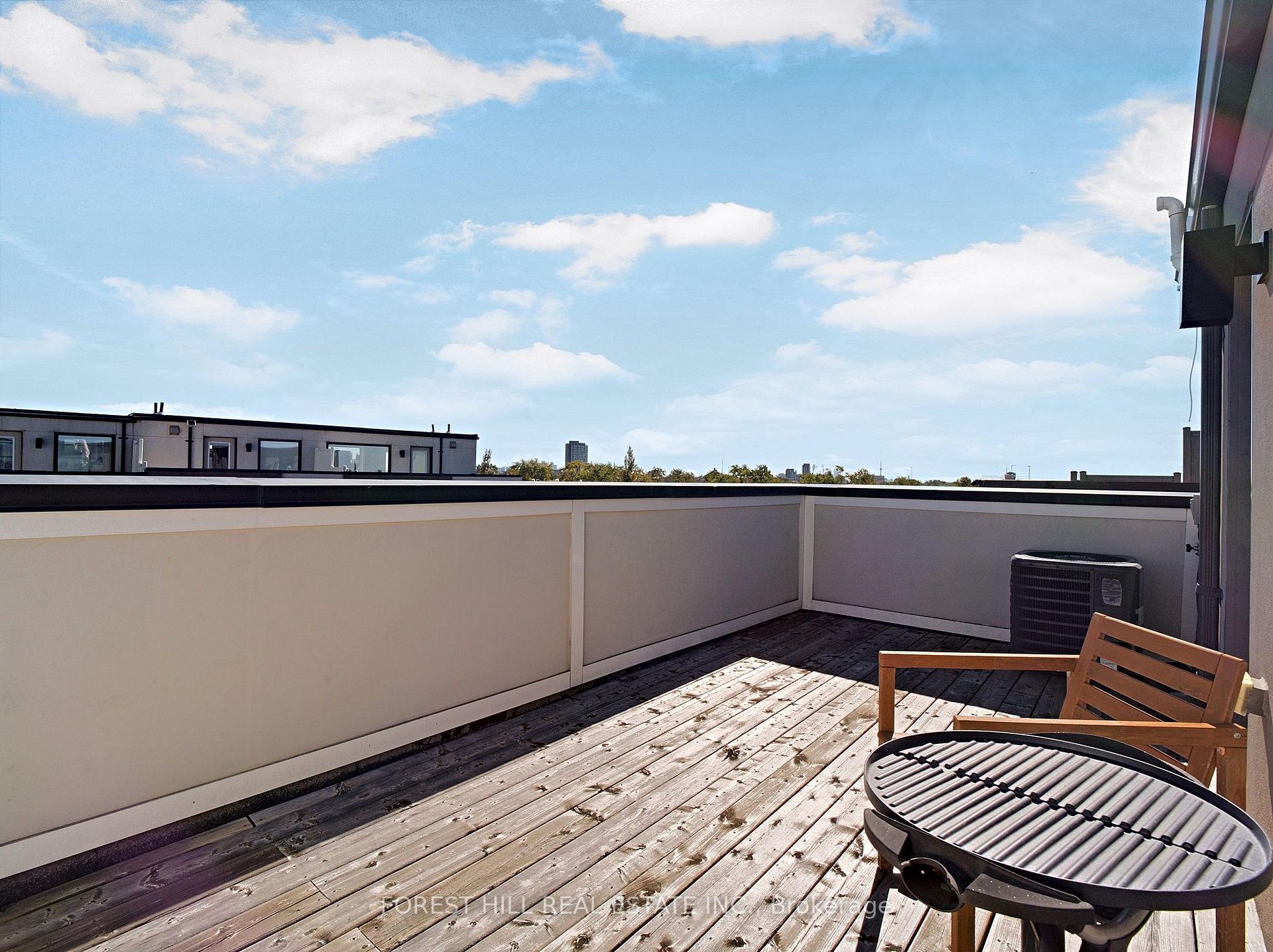 Photo 31 of 19 Stanley Greene Boulevard, North York, Downsview-Roding-CFB — HOMEH