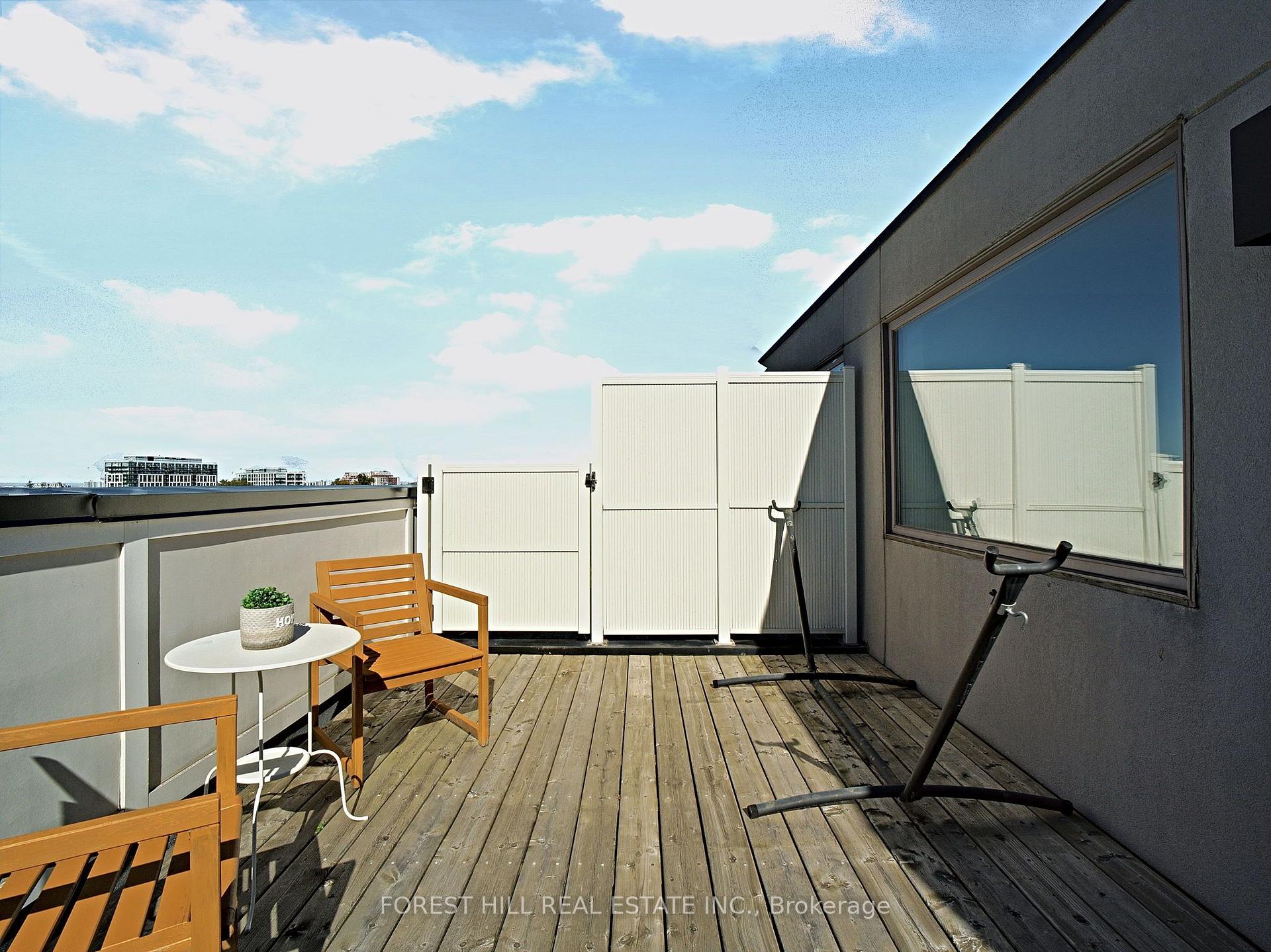 Photo 33 of 19 Stanley Greene Boulevard, North York, Downsview-Roding-CFB — HOMEH