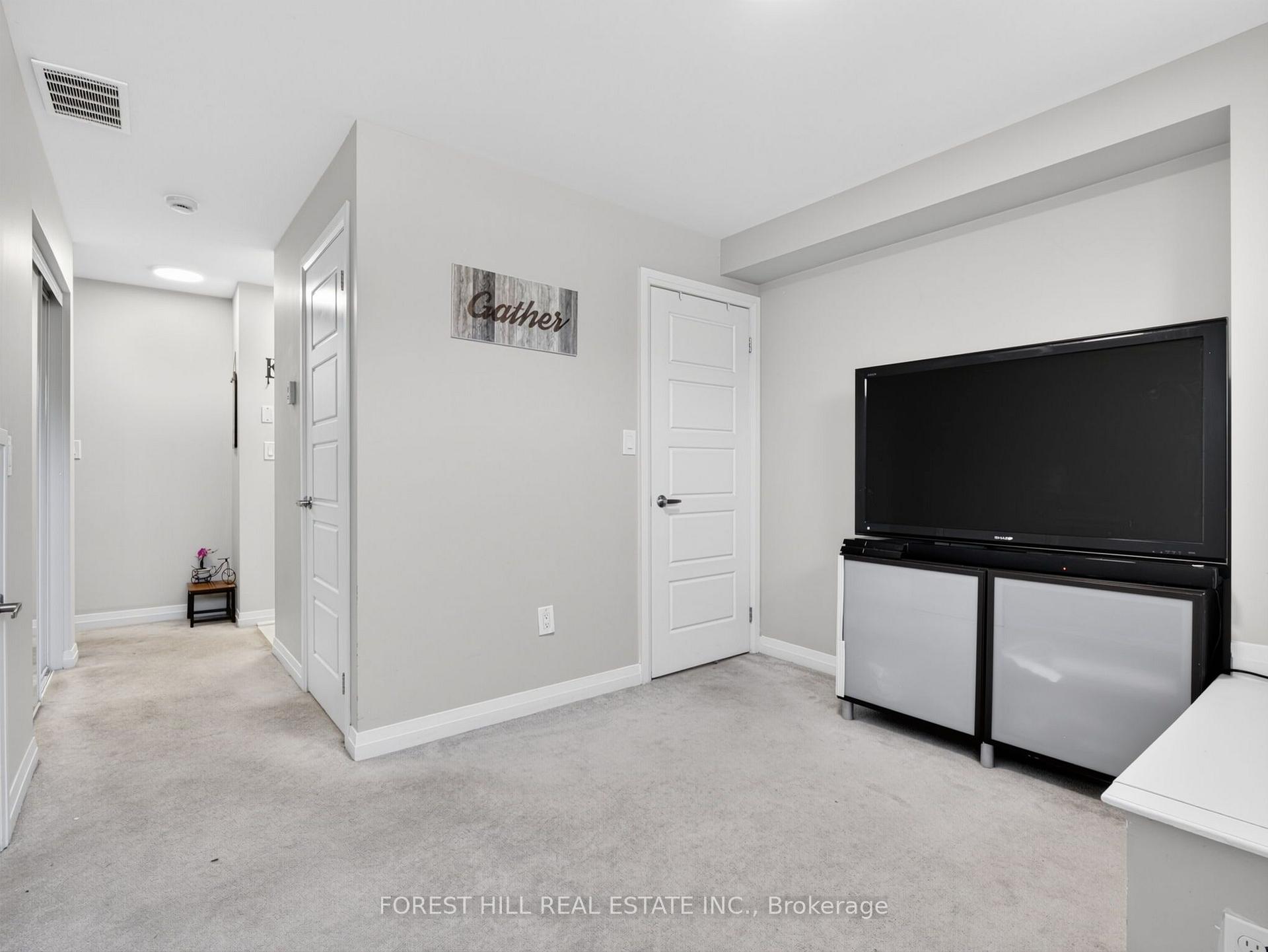 Photo 35 of 19 Stanley Greene Boulevard, North York, Downsview-Roding-CFB — HOMEH