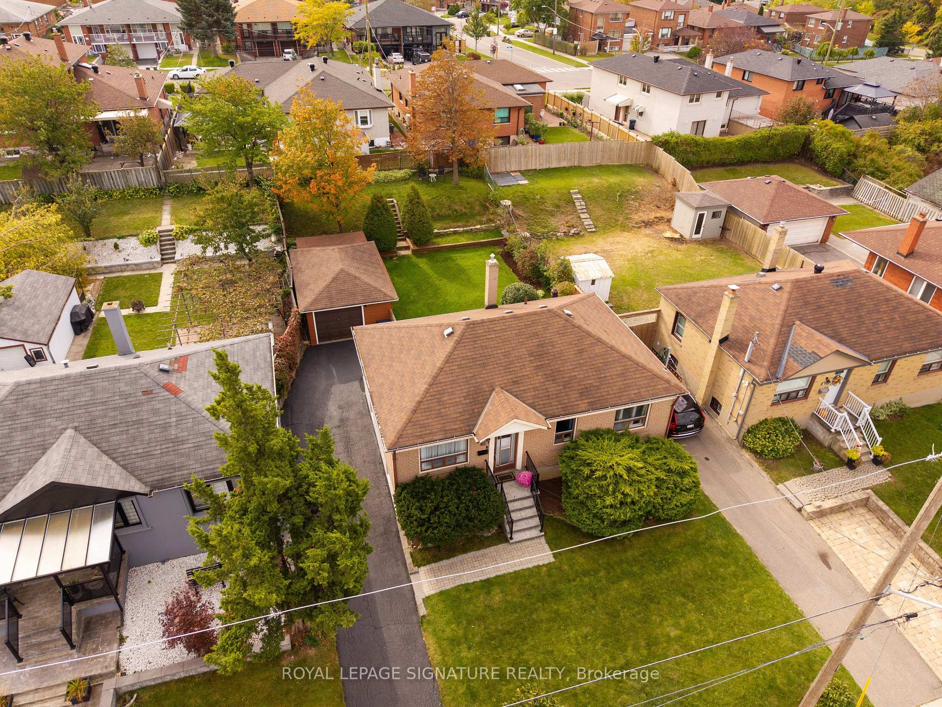 Photo 2 of 81 Nash Drive, North York, Downsview-Roding-CFB — HOMEH