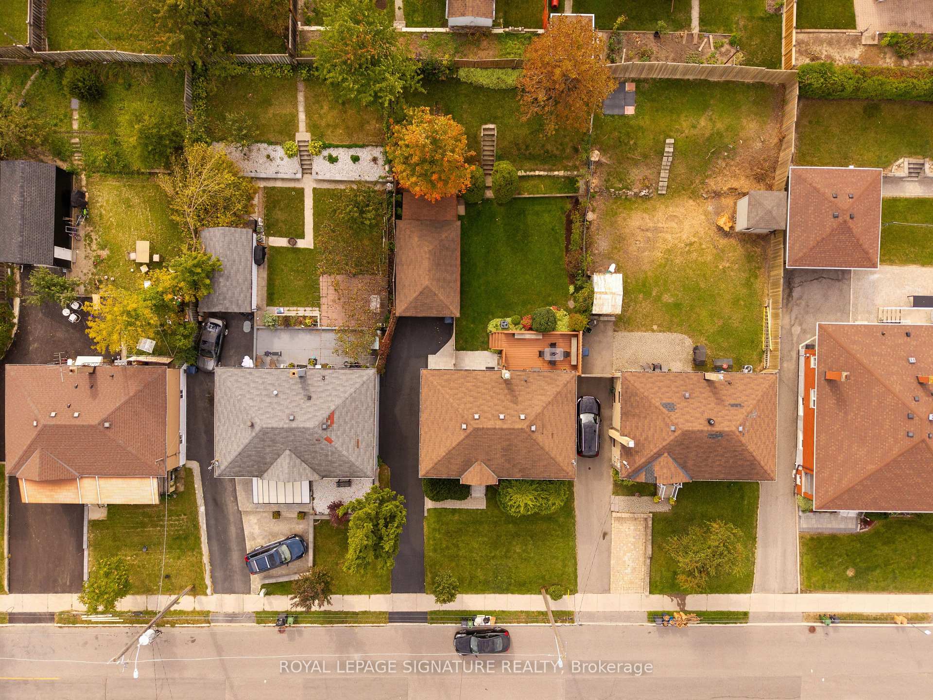 Photo 3 of 81 Nash Drive, North York, Downsview-Roding-CFB — HOMEH