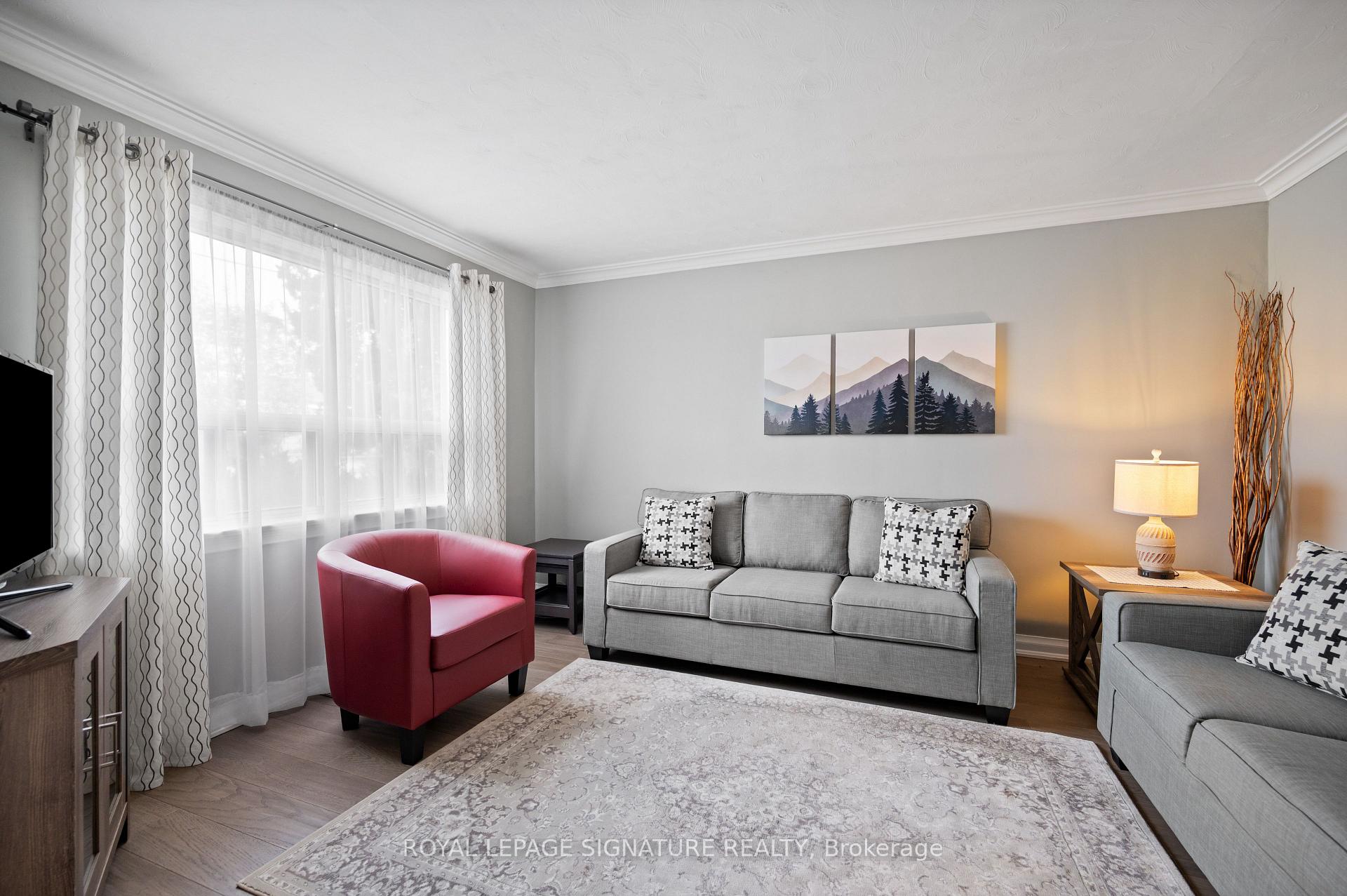Photo 9 of 81 Nash Drive, North York, Downsview-Roding-CFB — HOMEH