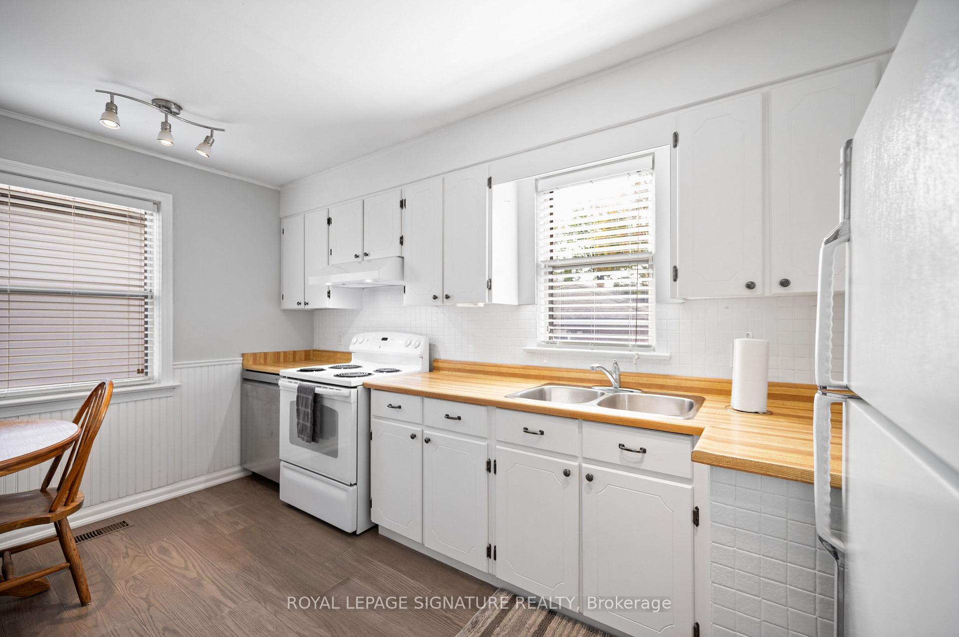 Photo 10 of 81 Nash Drive, North York, Downsview-Roding-CFB — HOMEH