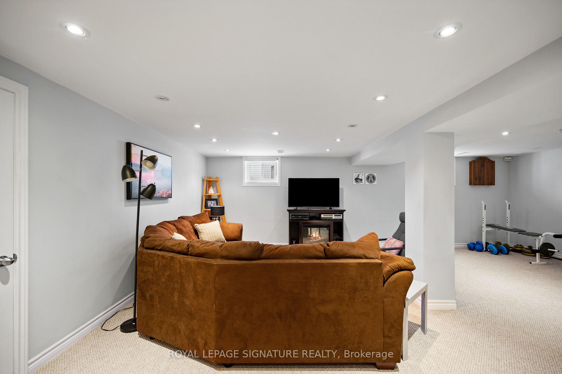 Photo 16 of 81 Nash Drive, North York, Downsview-Roding-CFB — HOMEH