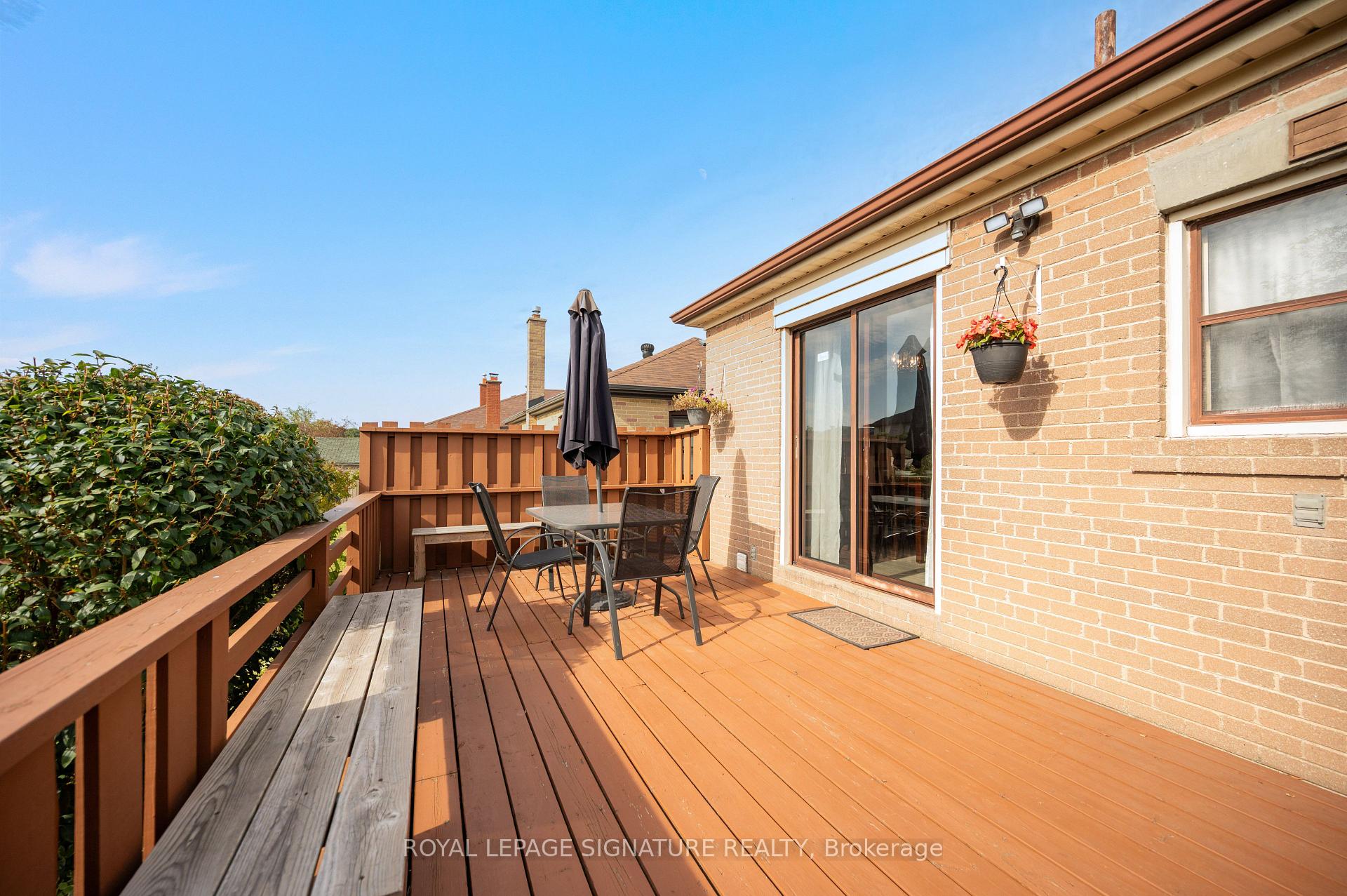 Photo 20 of 81 Nash Drive, North York, Downsview-Roding-CFB — HOMEH
